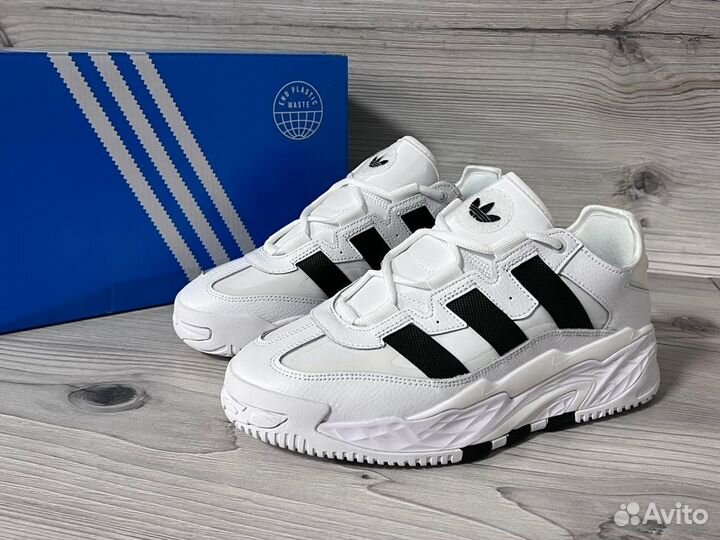 Кроссовки adidas