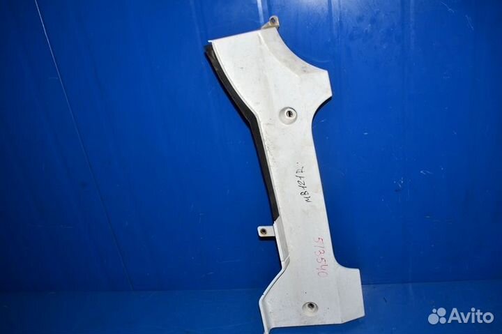 Воздушный дефлектор кабины, внутренний правый merc