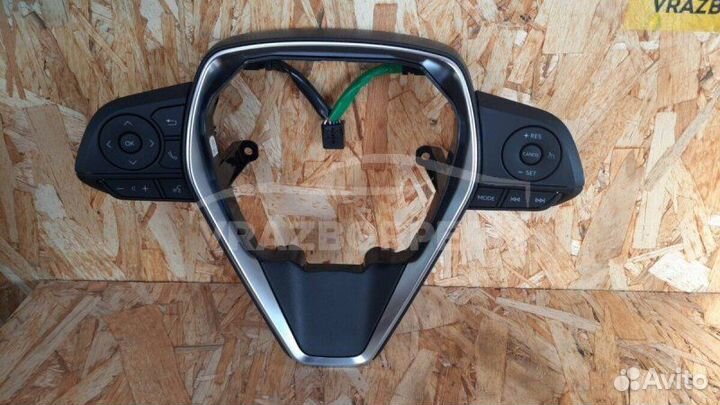 Кнопки на руле Toyota Camry V70 2017