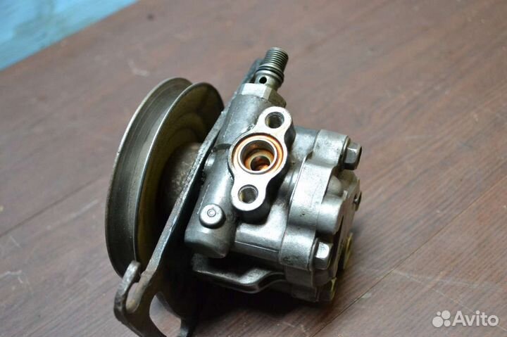 Насос гур Kia Sportage 1