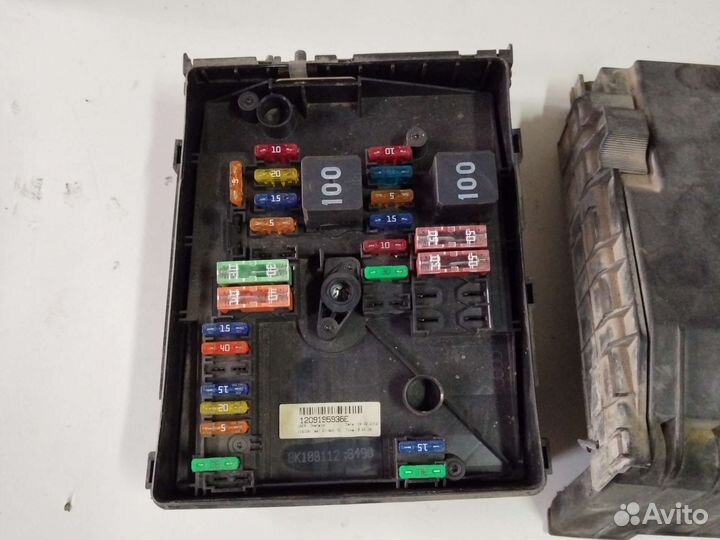 Блок предохранителей Шкода Октавия А5