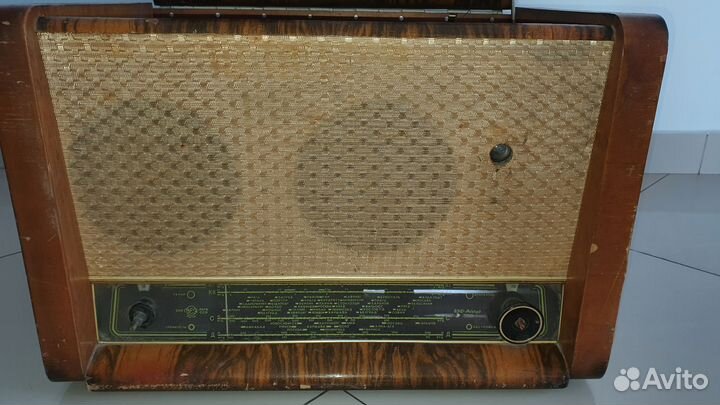 Советская ламповая радиола вэф-Аккорд