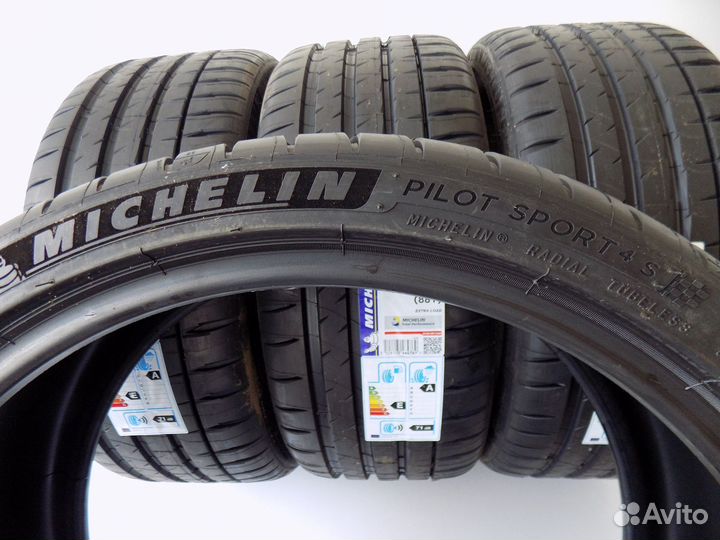 Michelin Pilot Sport 4 S 285/30 R20