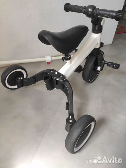 Велосипед беговел 3 в 1