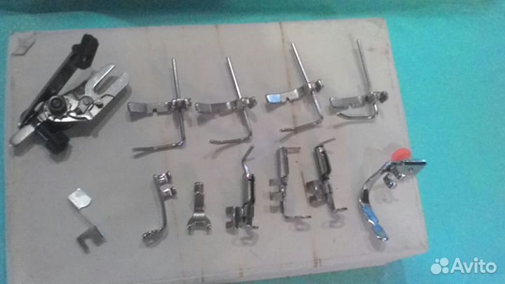 Лапки к машинкам.Для оверлока,Ремень