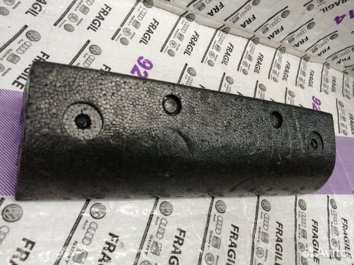 Абсорбер бампера передний Volkswagen Caddy 2