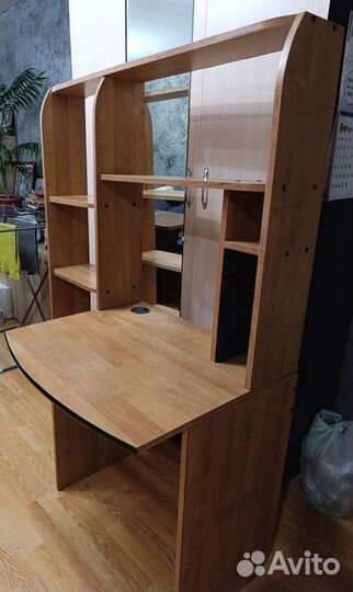 Продам компьютерный стол
