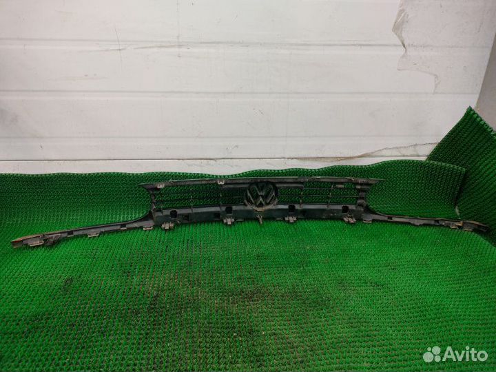 Решетка радиатора Volkswagen Passat В3 2E 1992