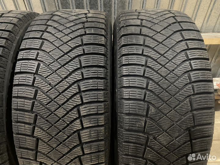 Pirelli Ice Zero FR 225/50 R17 98T