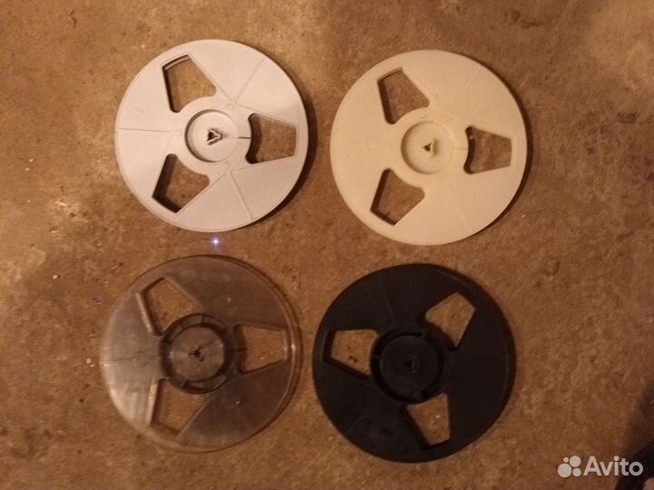 Магнитная лента катушки пустые. 22см 750м