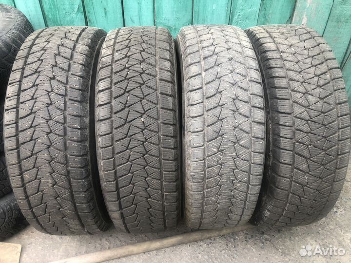 Bridgestone Blizzak DM-V2 225/65 R17