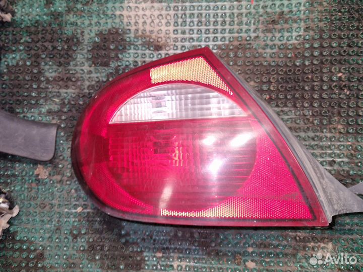 Фонарь задний Dodge Neon 2