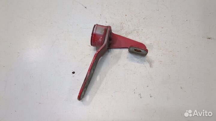 Петля крышки багажника правая Toyota Tundra