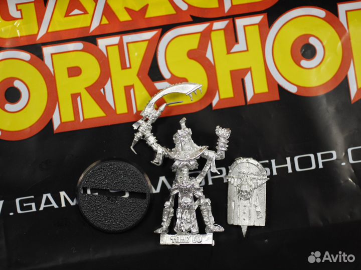 Миниатюра «Командир Гробничных стражей»