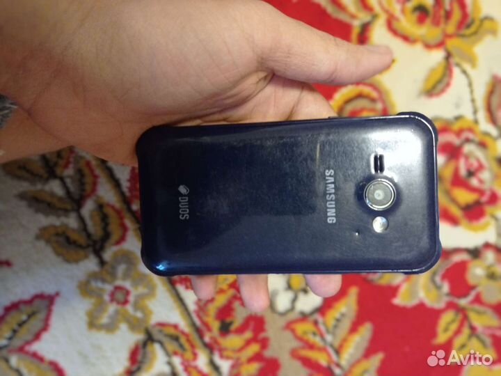 Samsung galaxy j1 ace