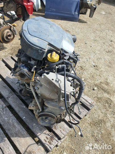 В разборе Renault Symbol 1.4