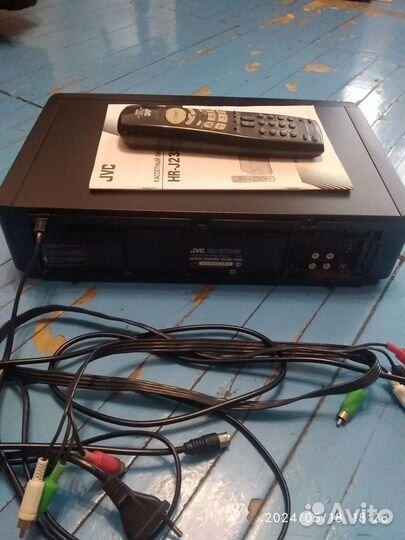 Видеомагнитофон кассетный JVC