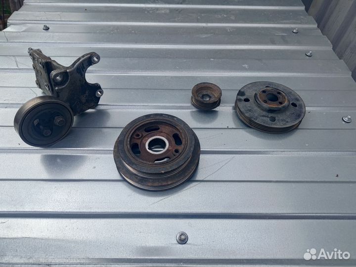 Шкивы и ролик натяжителя для suzuki jimny