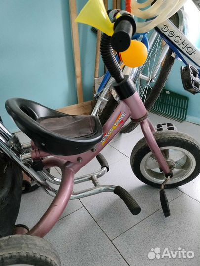 Детский трёхколёсный велосипед с ручкой Lexus