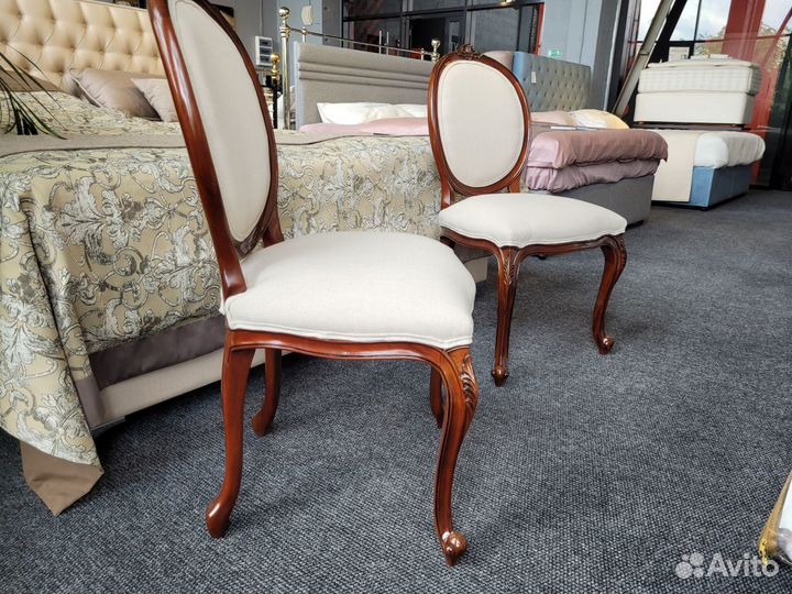 Стул черный