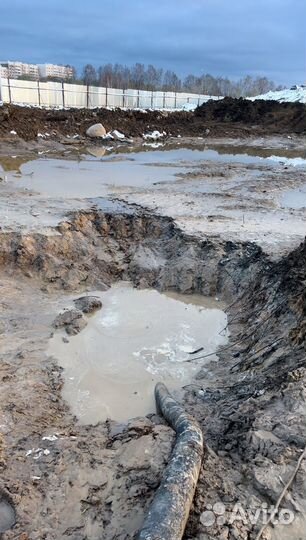 Откачка воды мотопомпой