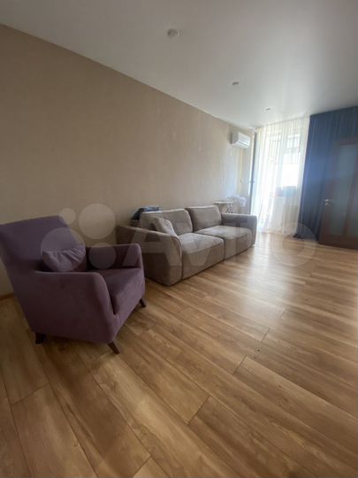 2-к. квартира, 60 м², 8/17 эт.