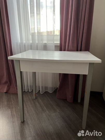 Кухонный стол