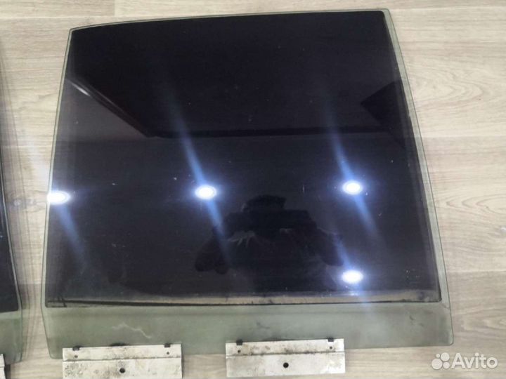 Стекло на заднюю дверь для BMW e34