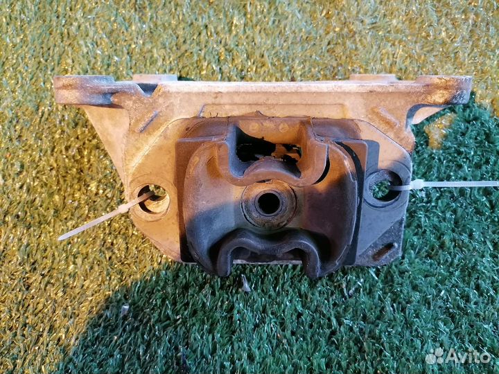 Опора двигателя (подушка двс) левая 112205217R Ren