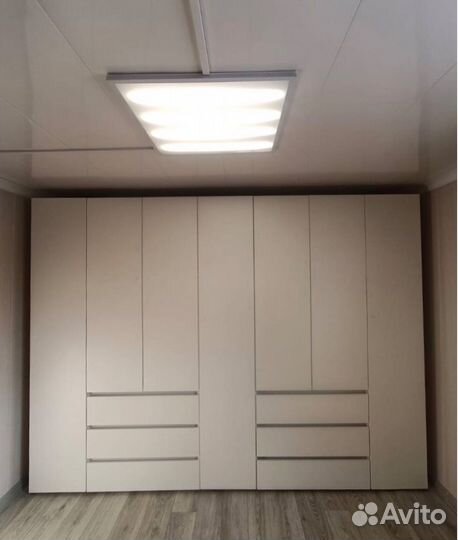 Шкаф распашной