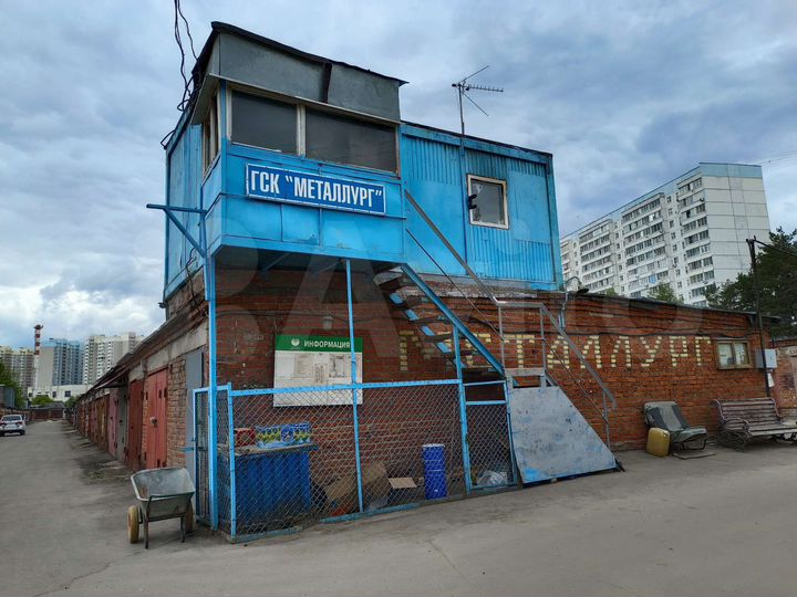 Гараж, > 30 м²