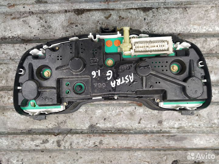 Панель приборов Opel Astra G