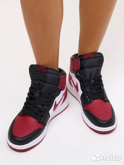 Nike Air Jordan 1 Retro Red (44р)