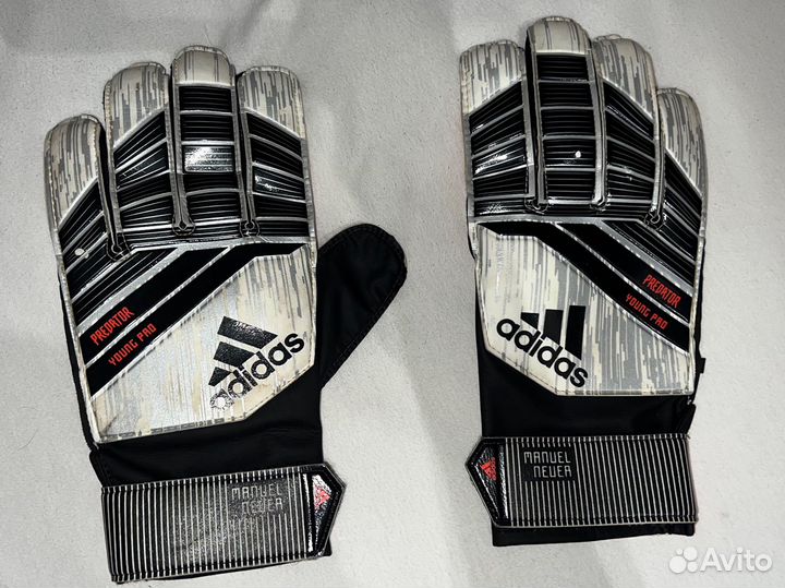 Вратарские перчатки adidas