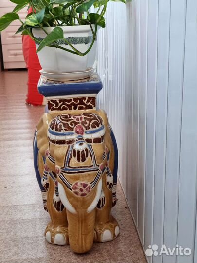 Подставка для цветов,банкетка