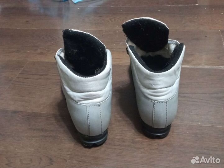 Лыжные ботинки