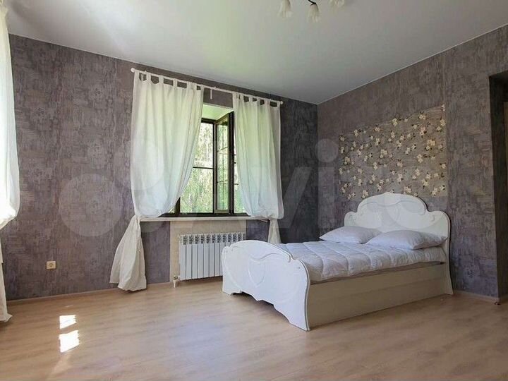 Коттедж 250 м² на участке 20 сот.