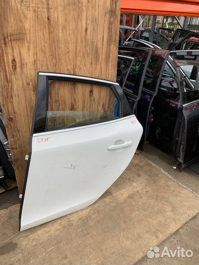 Левая задняя дверь Вольво V60 2010-2013 Volvo V60