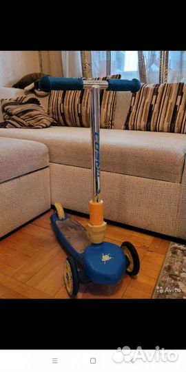 Трёхколёсный самокат Cosmic