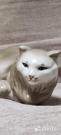 Фарфоровая статуэтка. Кошка. Старая Гжель