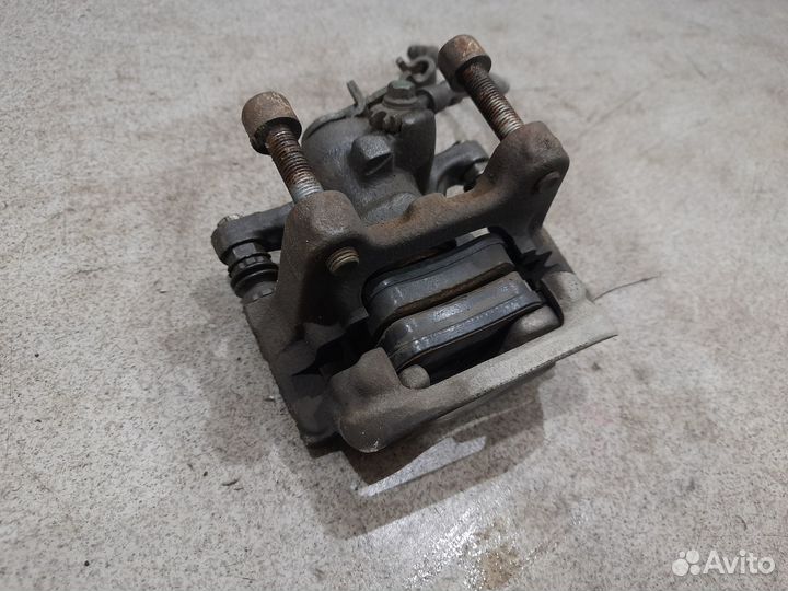 Задний правый суппорт для 1.8 Skoda Octavia A7