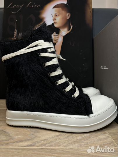 Кеды rick owens pony hair на руках