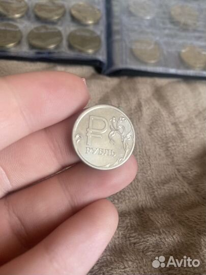 Монета 1 рубль 2014 года магнитная