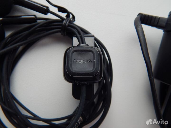 Зарядное устройство, наушники Nokia