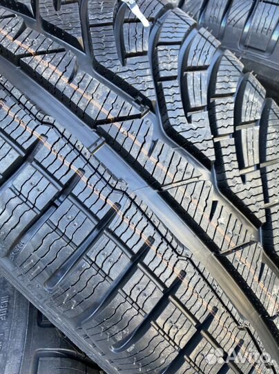 Michelin Pilot Alpin PA4 235/45 R19 99V