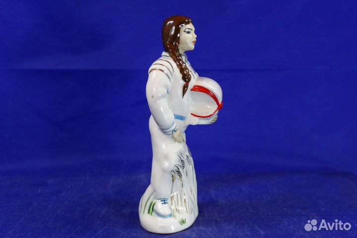 Космос фарфоровая статуэтка Женщина Космонавт СССР