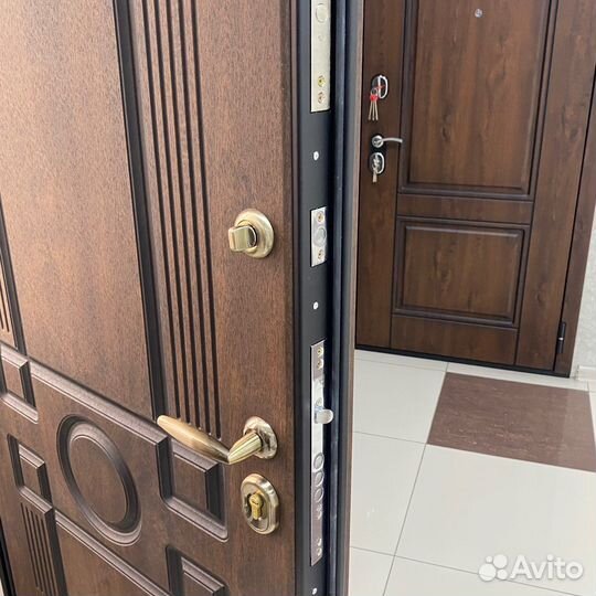 Двери входные «Колизей» металлические