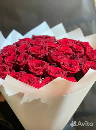 Розы красные букет цветов доставка