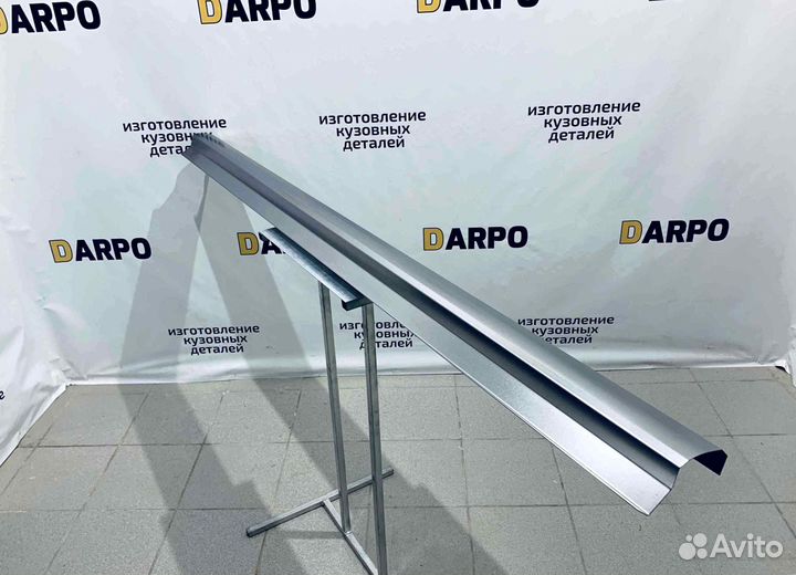 Пороги для Toyota Auris 2006-2012 (E150)