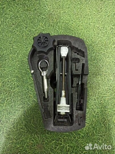 Набор инструментов Volkswagen Polo седан 1.6 cfna